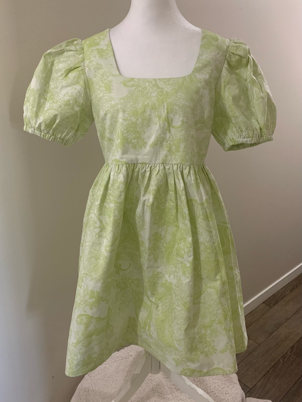 entro Light Green Puff Sleeve Square Neck' Dress